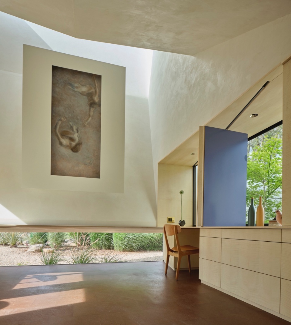 A Mourning Dovecote by Schwartz and Architecture