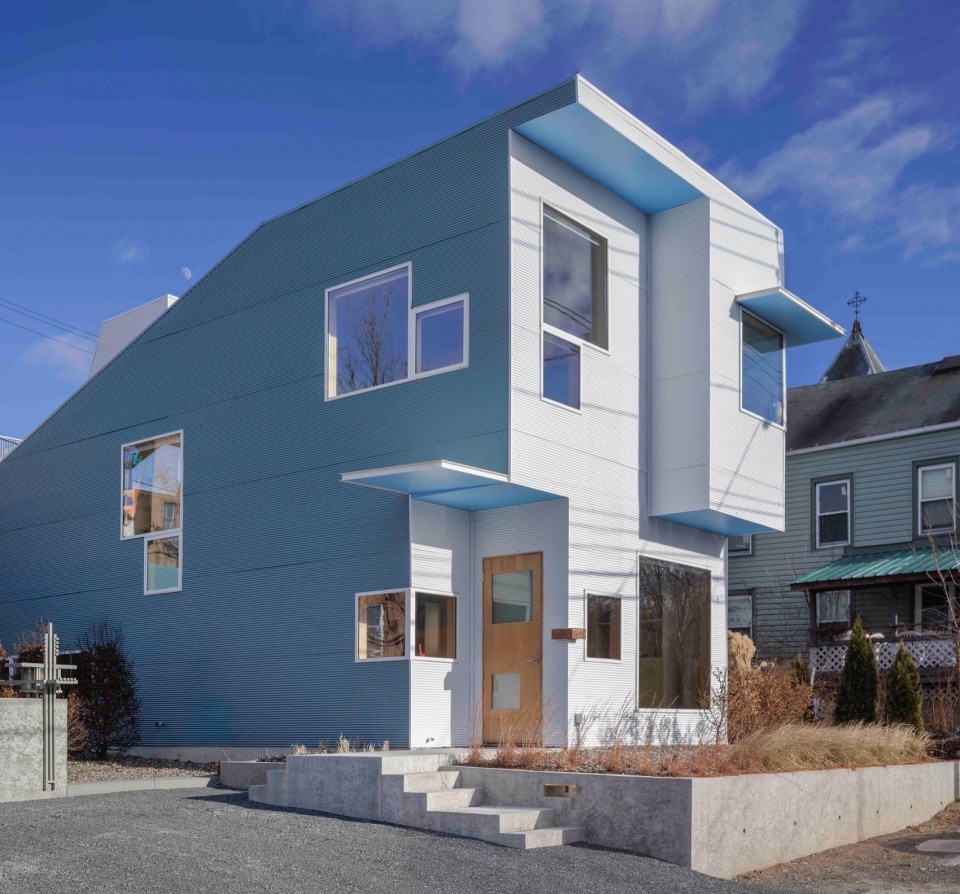 Hudson L House by Steven Holl Architects