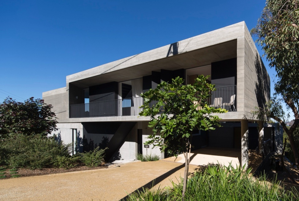 house acute by mck architecture interiors