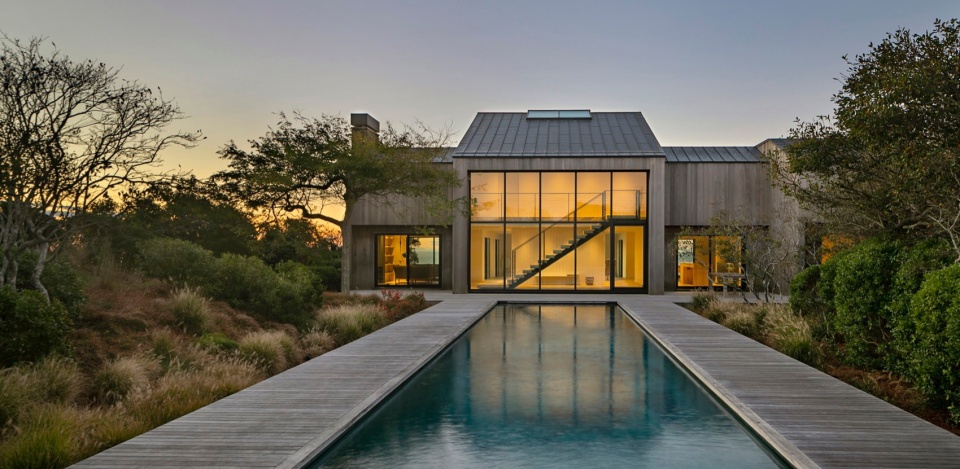 2024 ASLA RESIDENTIAL DESIGN AWARD OF HONOR House on the Bluff by LaGuardia Design Group