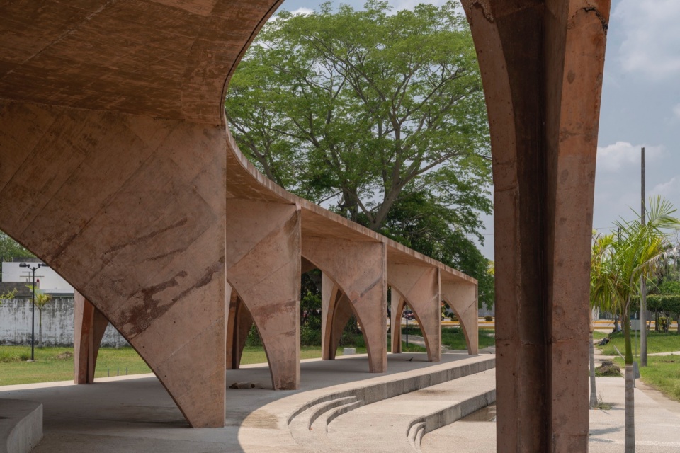 Complex El Campestre Recreational Park Community Development Center by CCA Bernardo Quinzaños