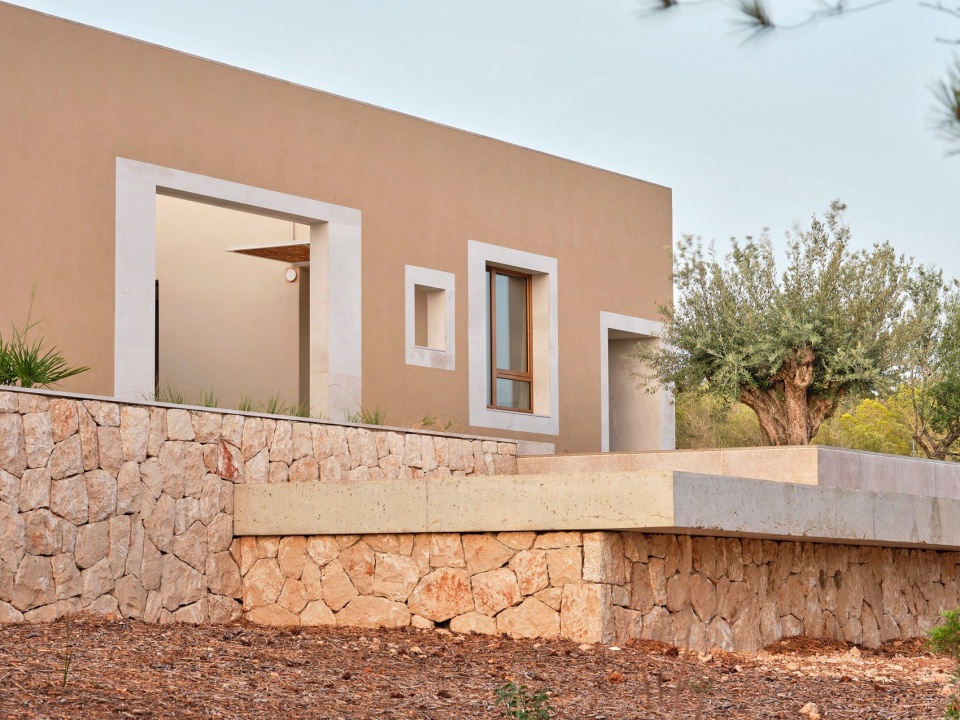 House In Puntiro by RIPOLLTIZON Estudio de arquitectura
