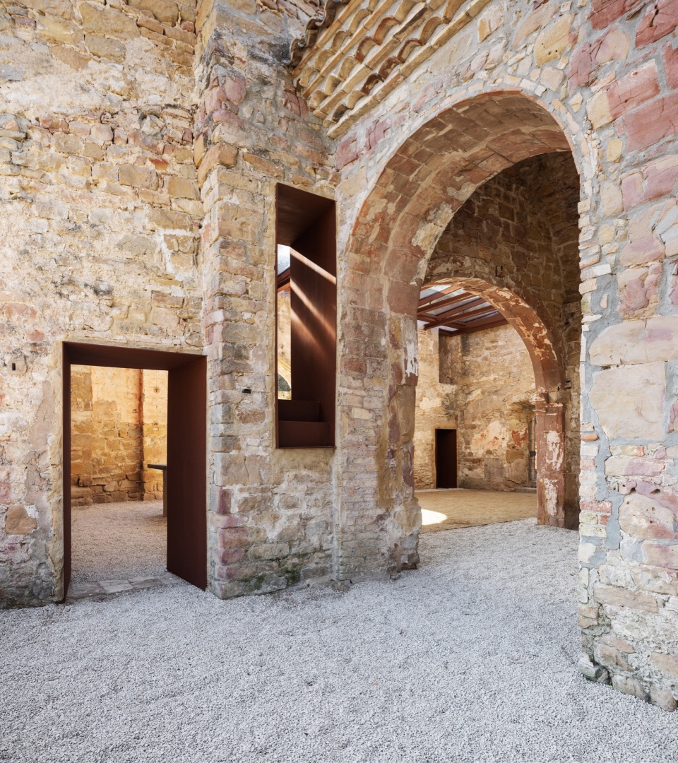 Restoration Of Sant Esteve Church by SANTAMARIA ARQUITECTES