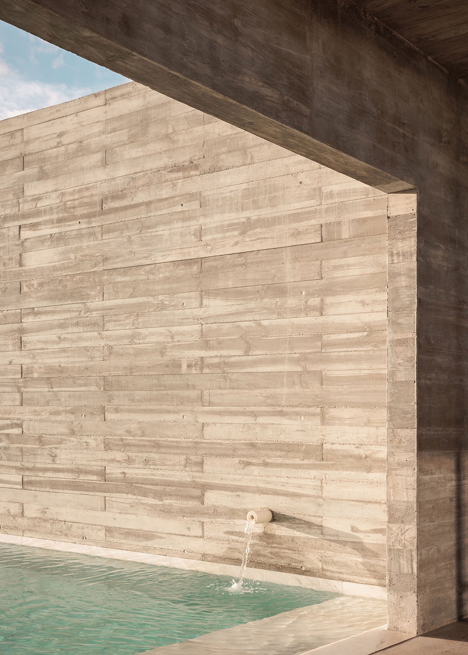 frame house by pedro domingos arquitectos