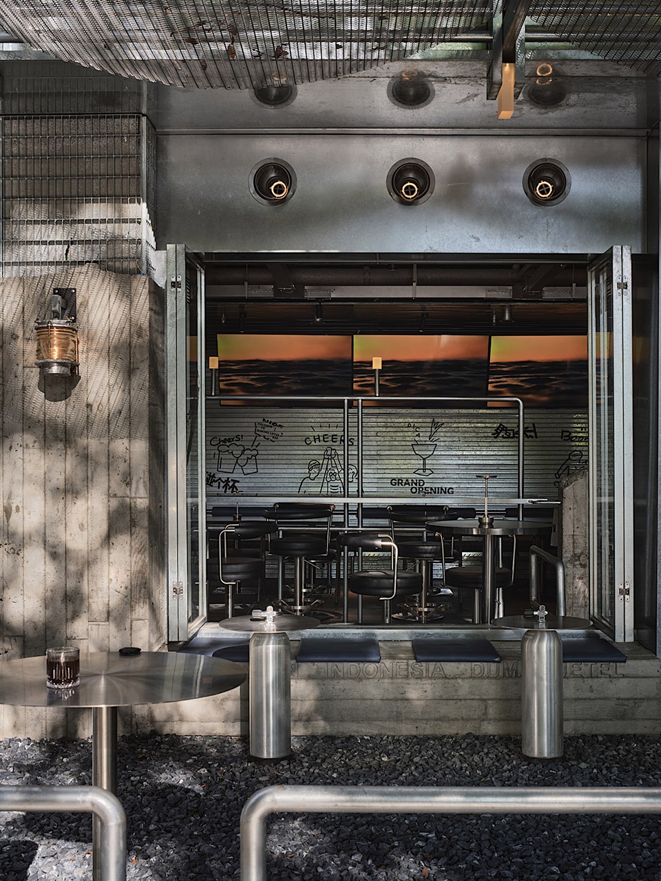no limit cafe bar by balance space design