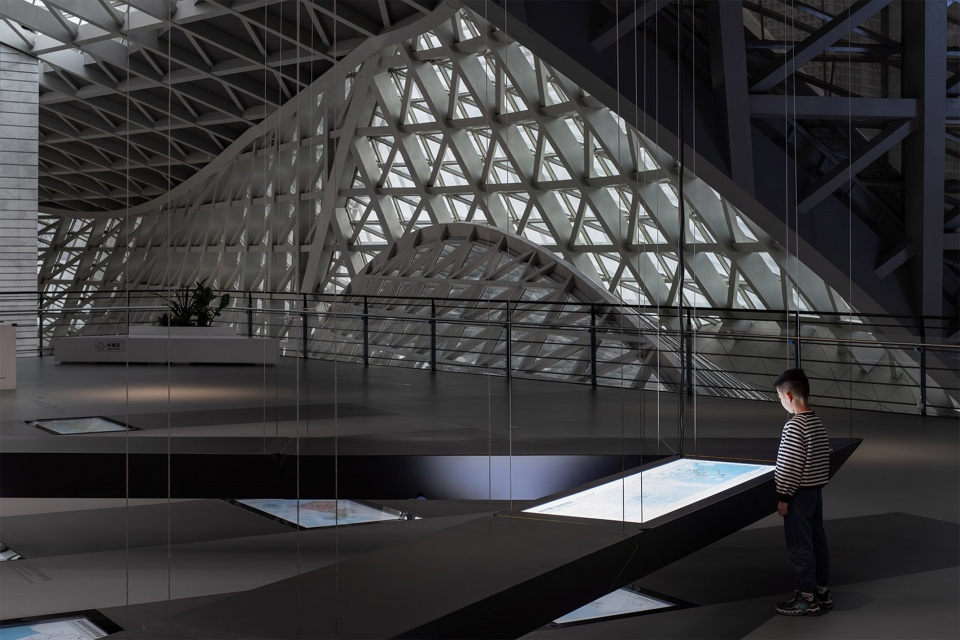 shenzhen museum of contemporary art and urban planning renovation by pills