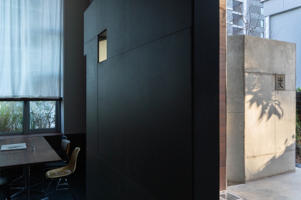 外望入口 chifan restaurant by boundary space design
