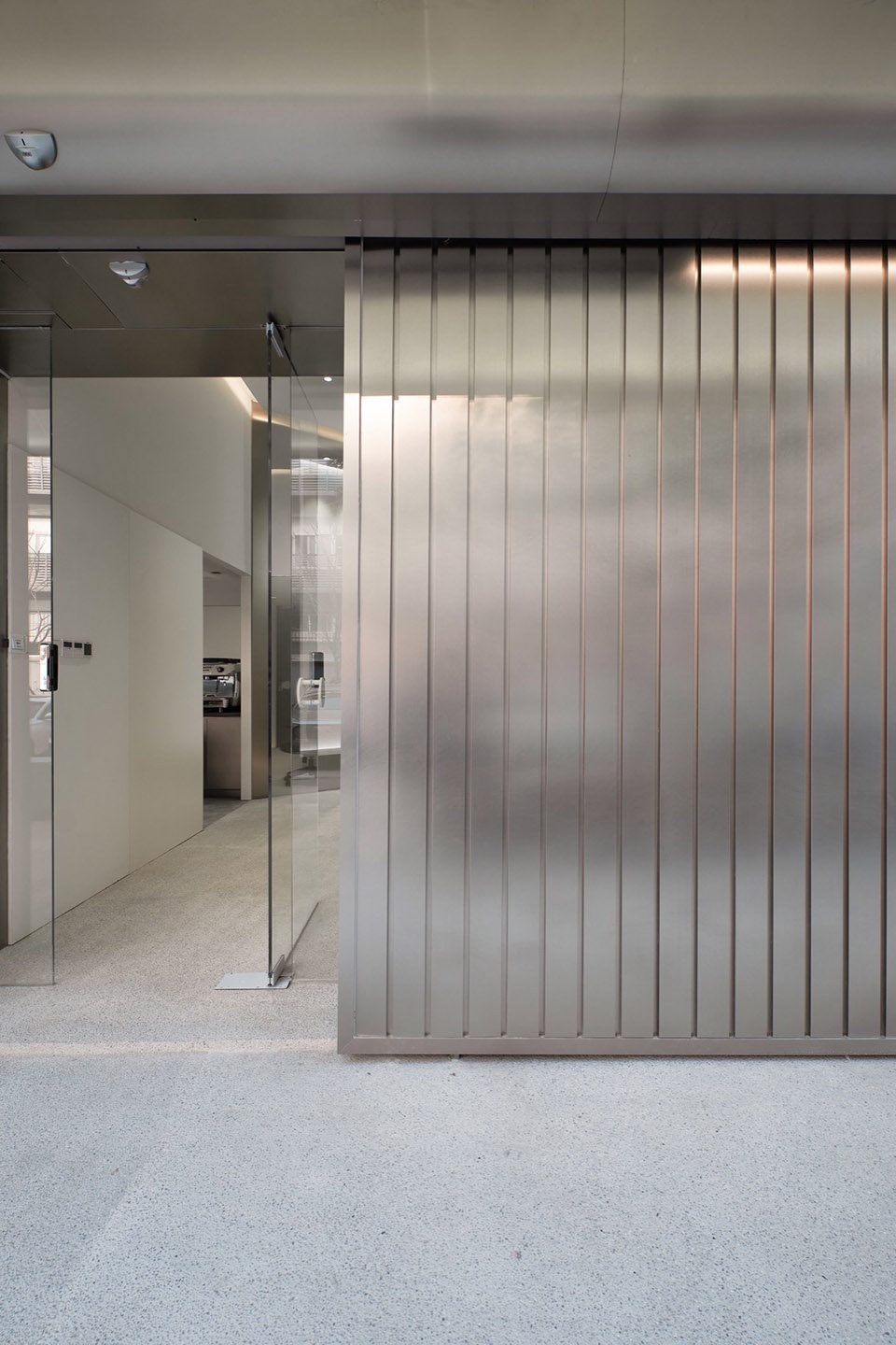 101FF Office Space by OneMoodDESIGN