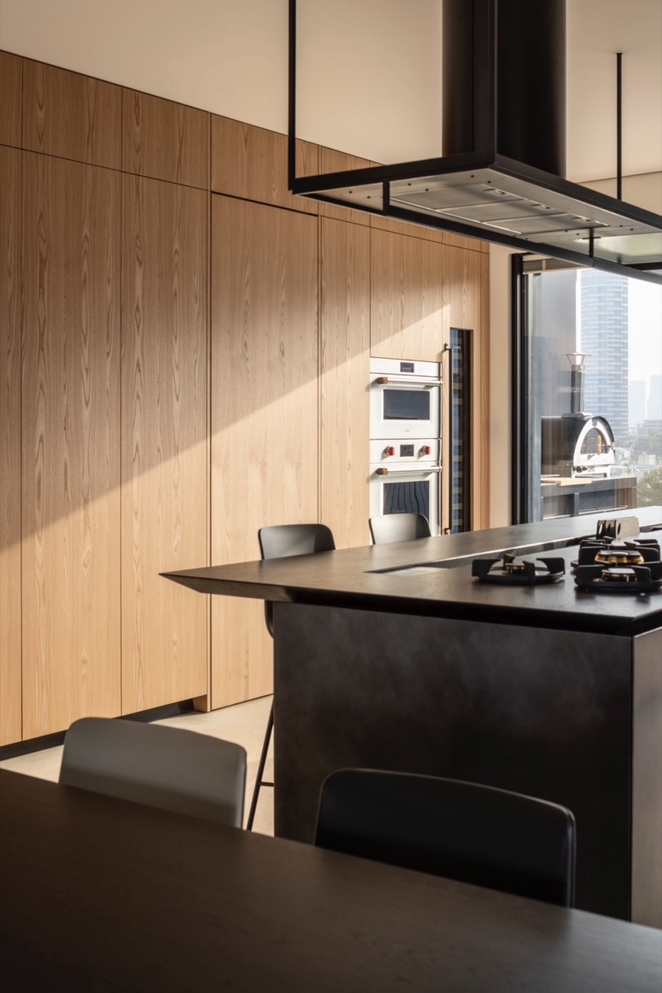 RR 4 Stories Apartment by Architect Raz Melamed