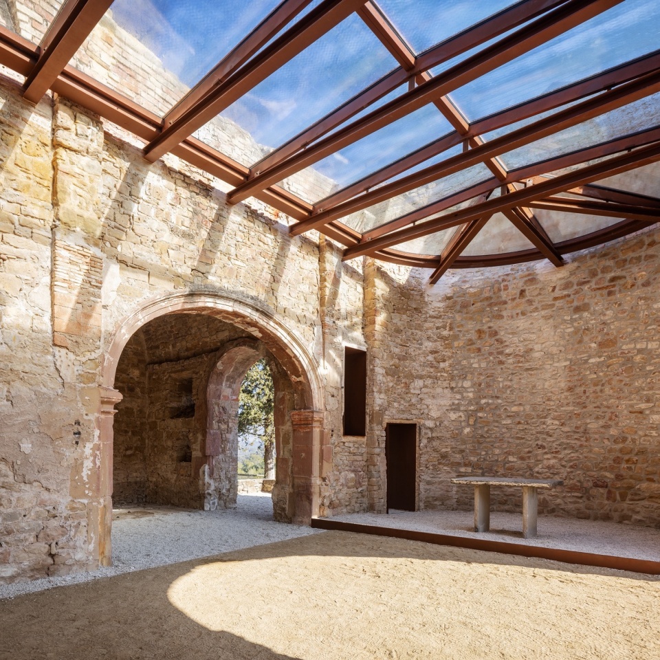 Restoration Of Sant Esteve Church by SANTAMARIA ARQUITECTES