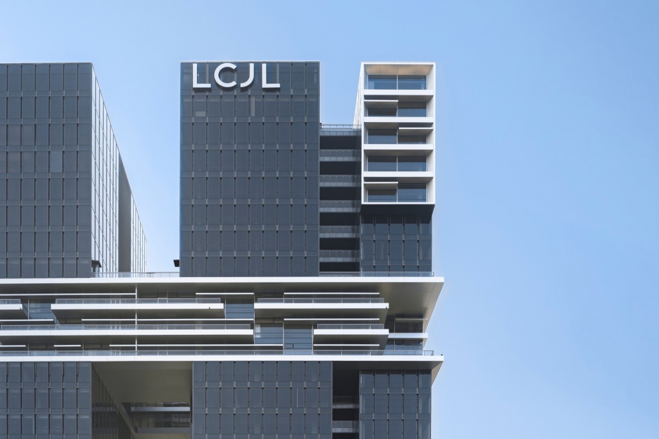Taizhou Vision Center by gad