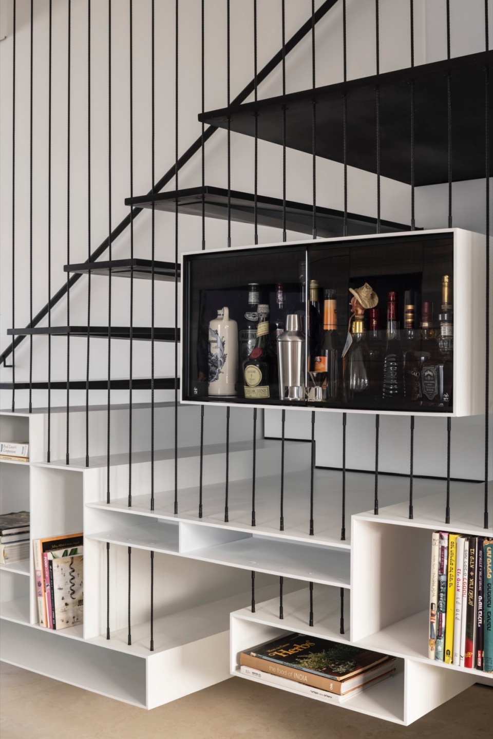 RR 4 Stories Apartment by Architect Raz Melamed