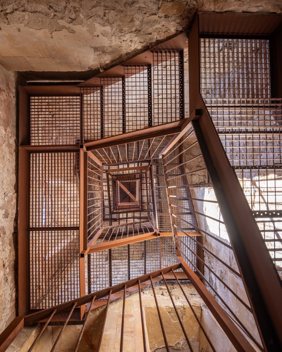 Restoration Of Sant Esteve Church by SANTAMARIA ARQUITECTES