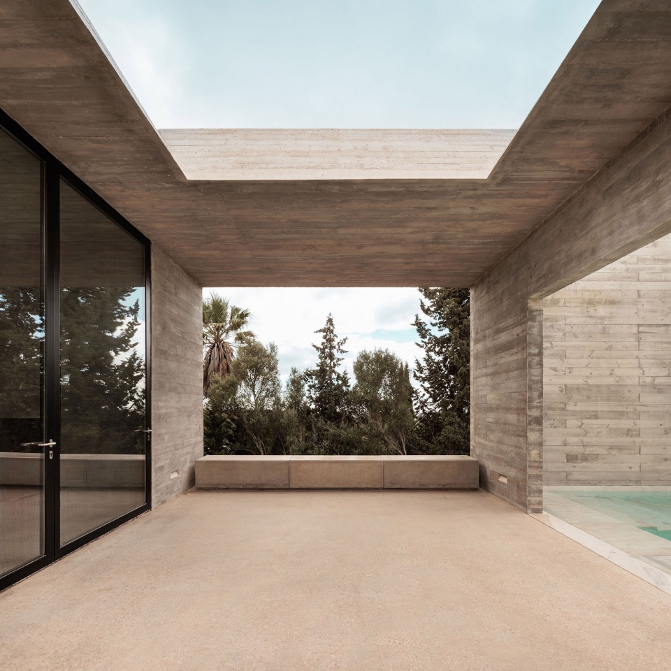 frame house by pedro domingos arquitectos