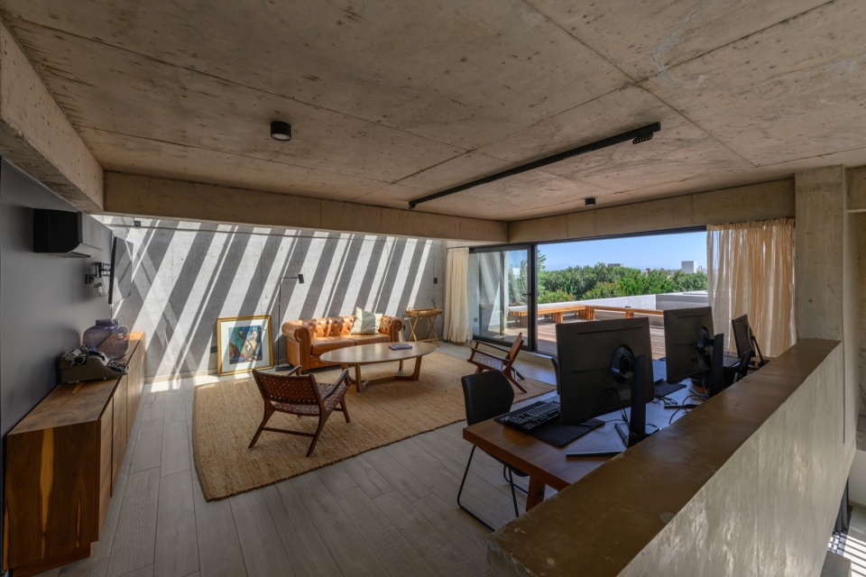 nnCLP HOUSE by nnarquitectos