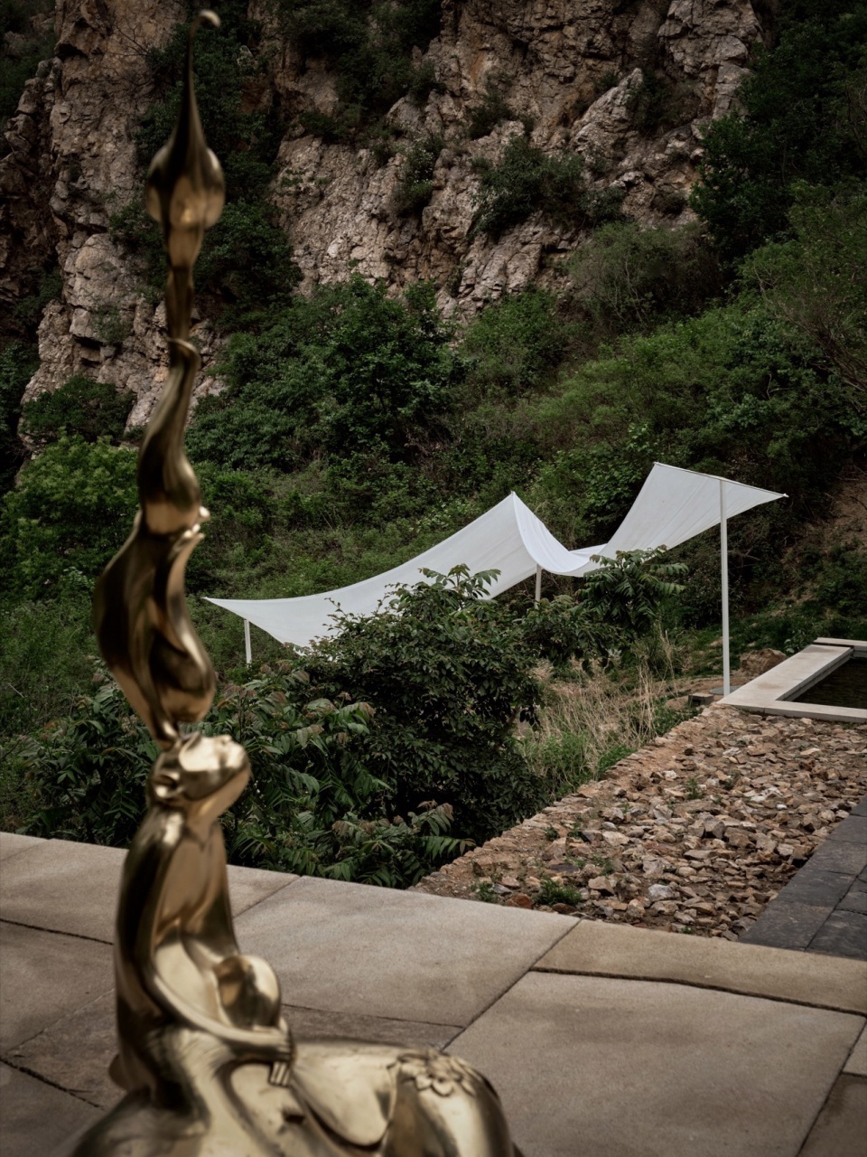 Outdoor Exhibition Installation Of The JIANGS in Jinshanling