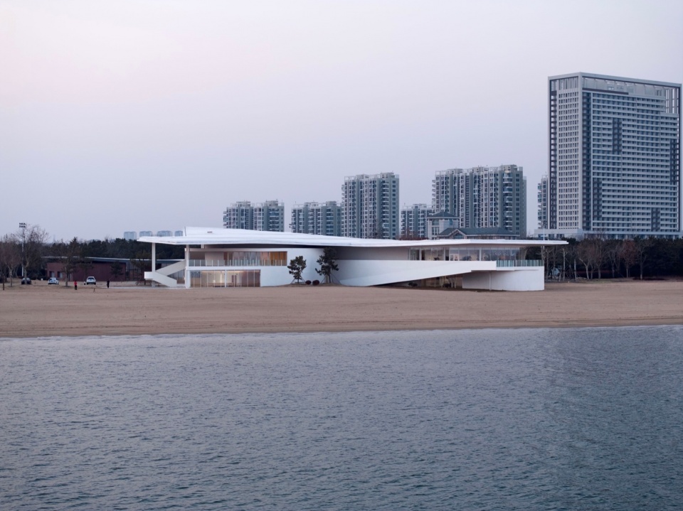 Tide s Echo Hall by Trace Architecture Office
