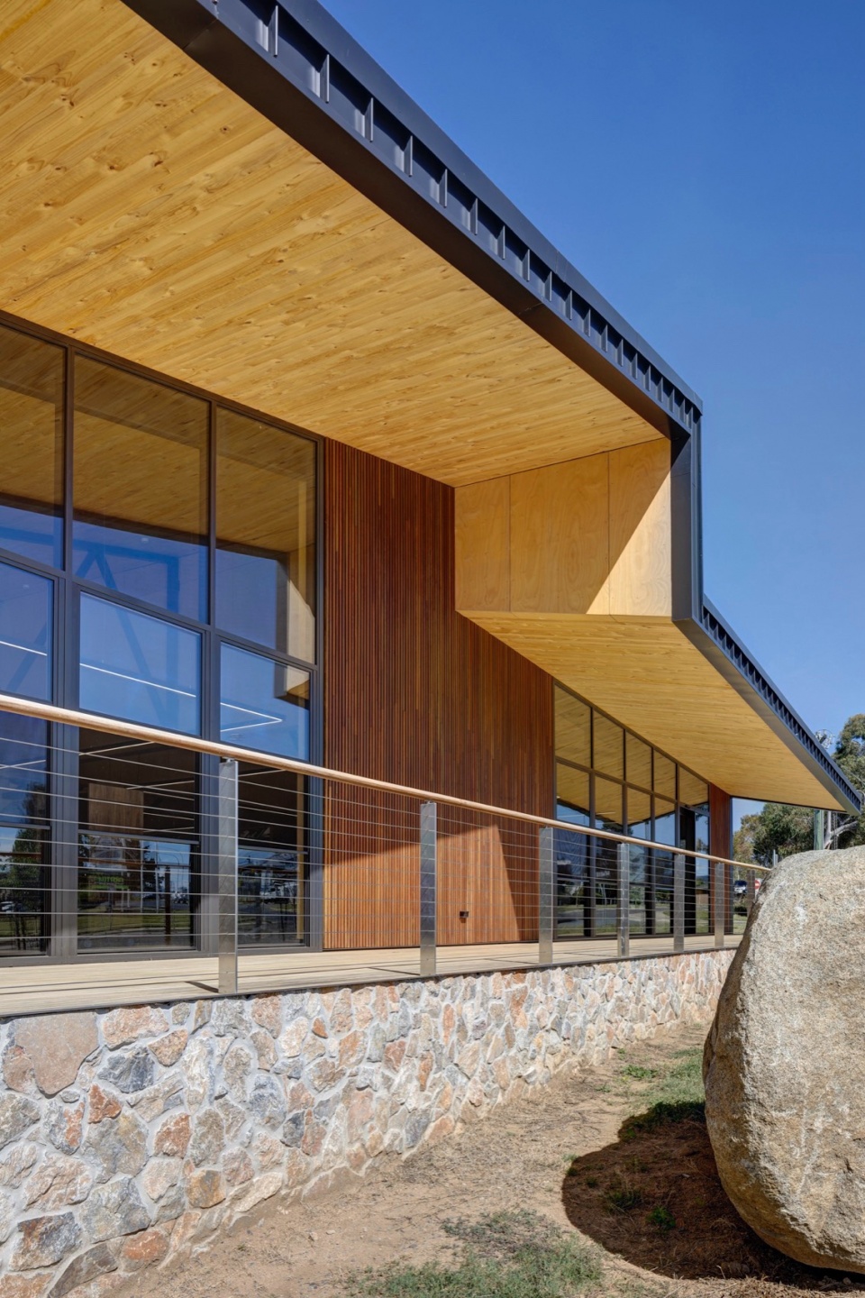 jindabyne library and community centre by fjcstudio