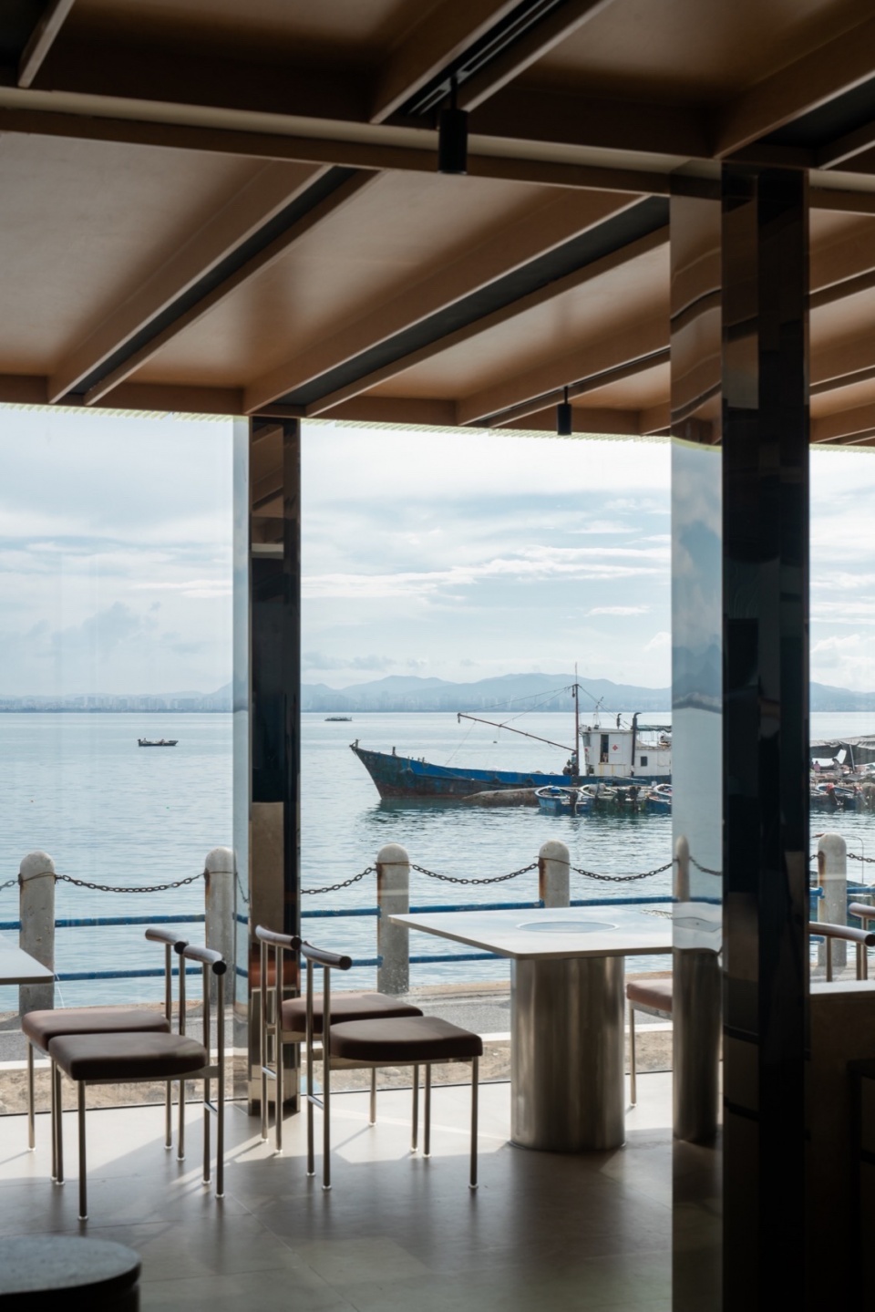Renovation of self built house in West Island Sanya by Re Architecture Design studio