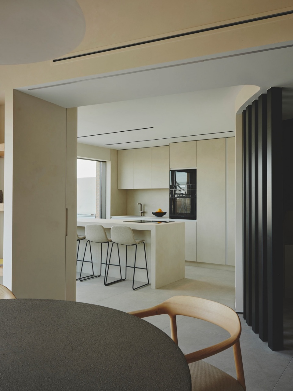 curved attic by destudio