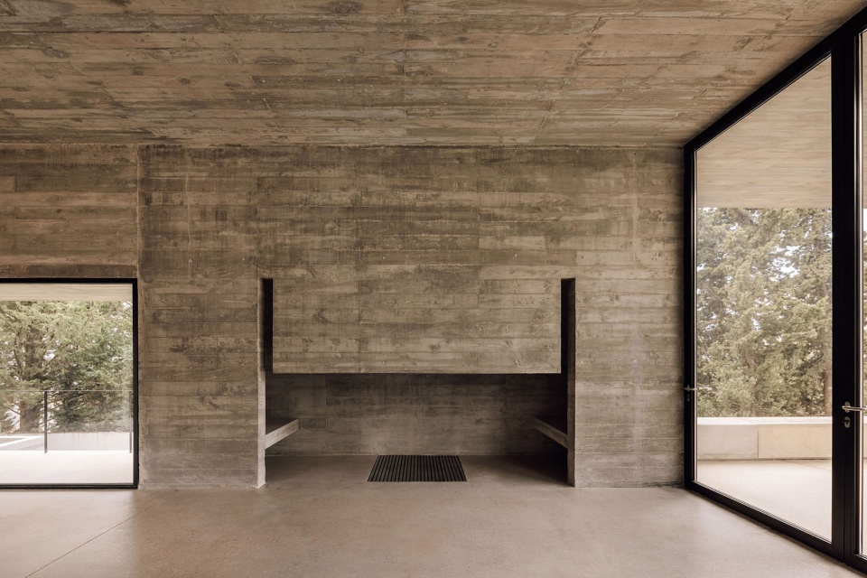frame house by pedro domingos arquitectos