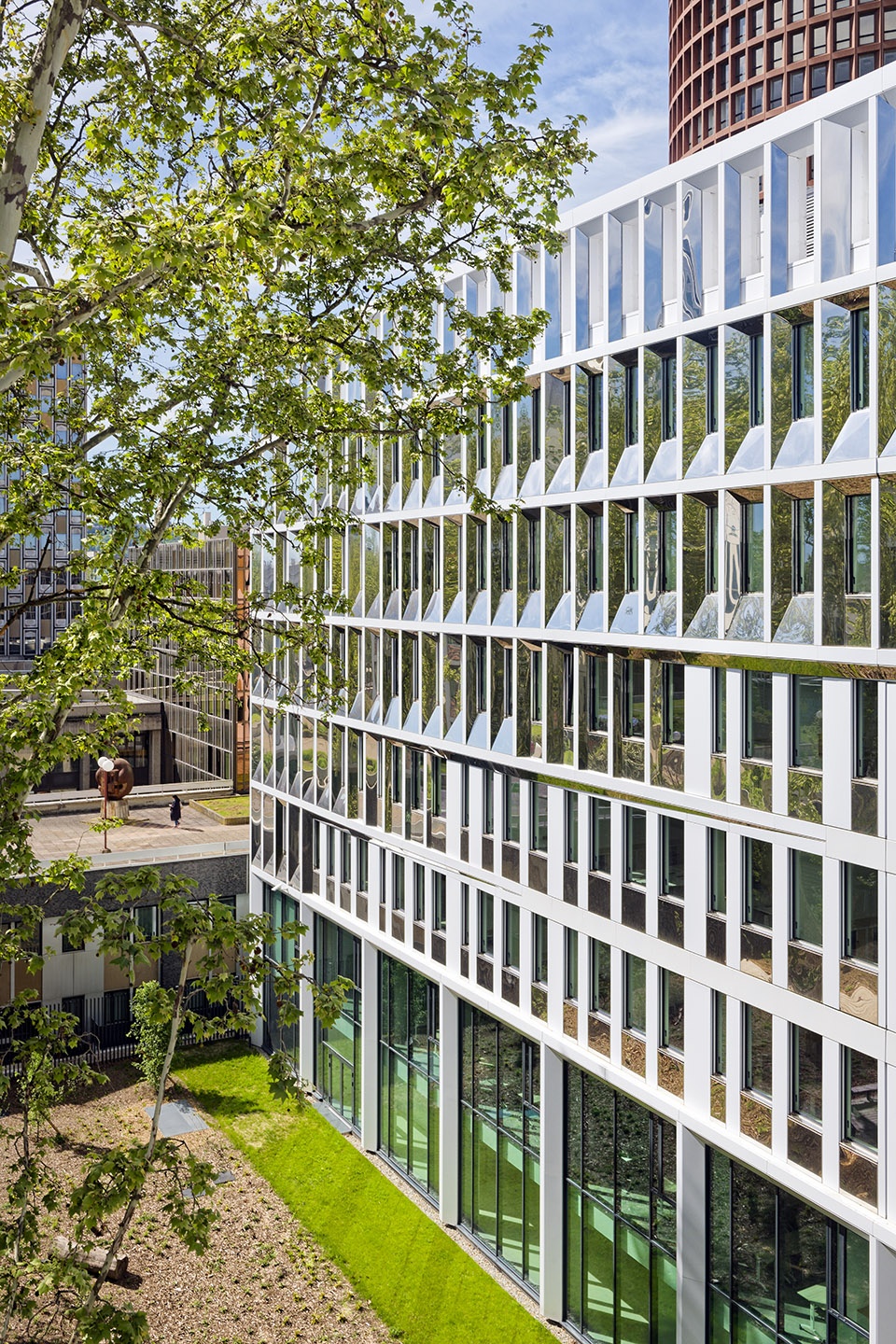 the new centre administratif detat in lyon by snohetta