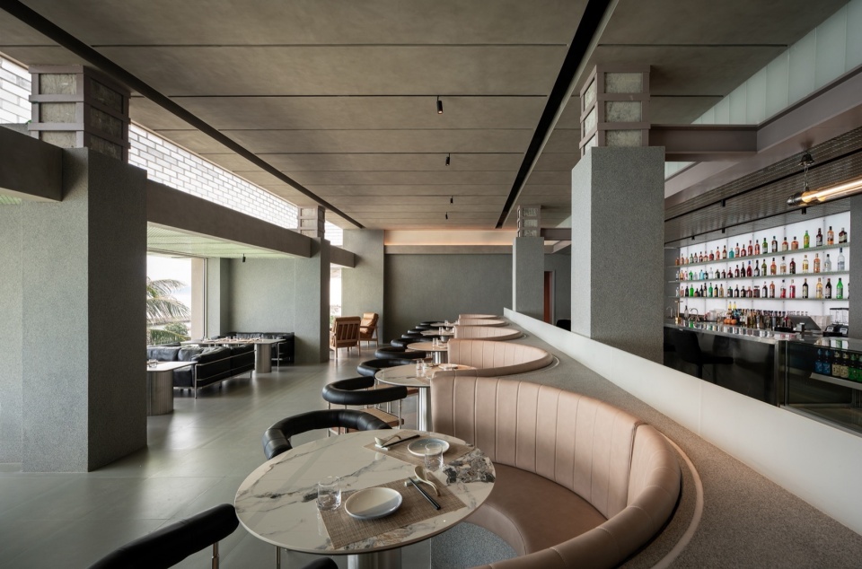 Renovation of self built house in West Island Sanya by Re Architecture Design studio