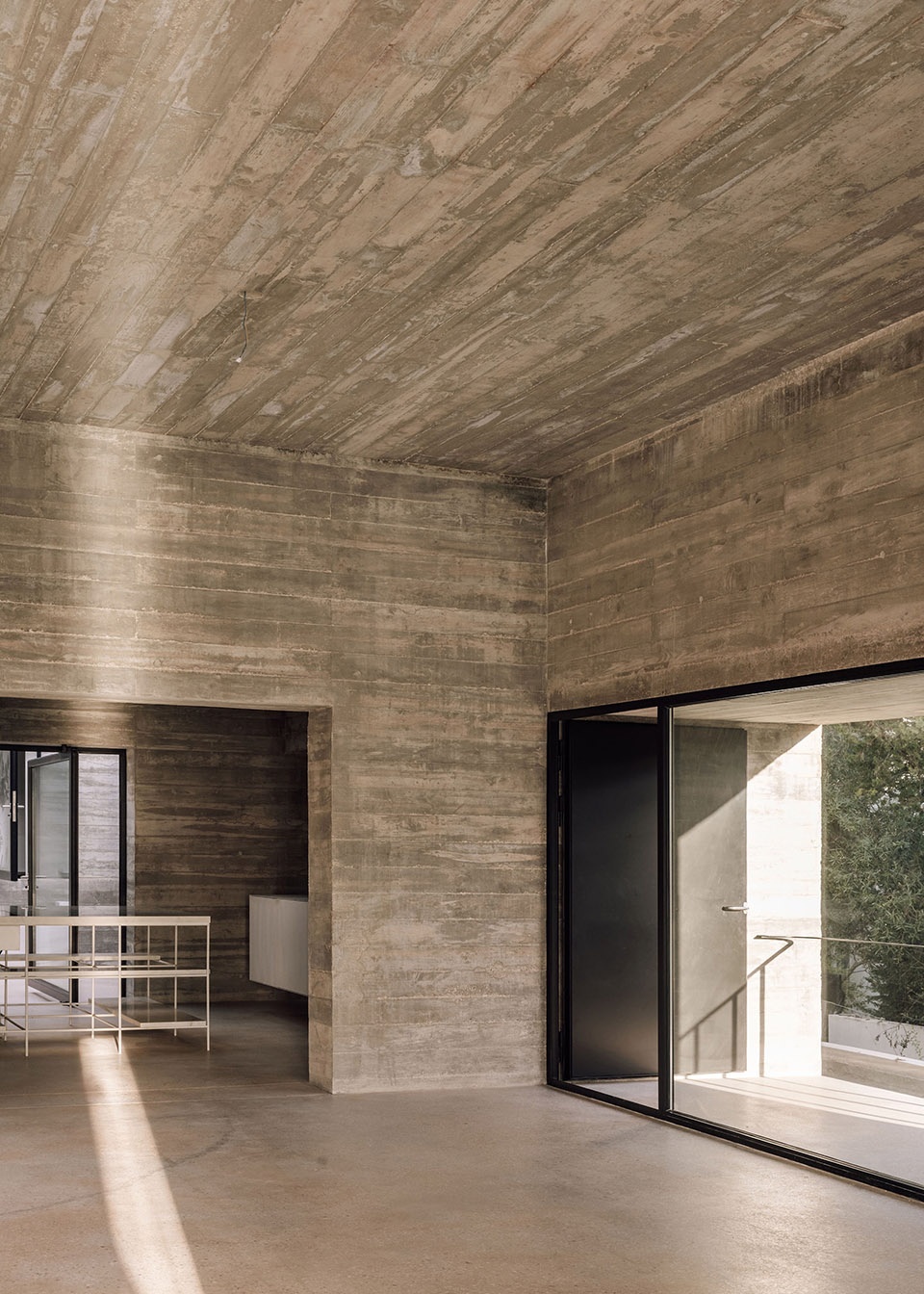frame house by pedro domingos arquitectos