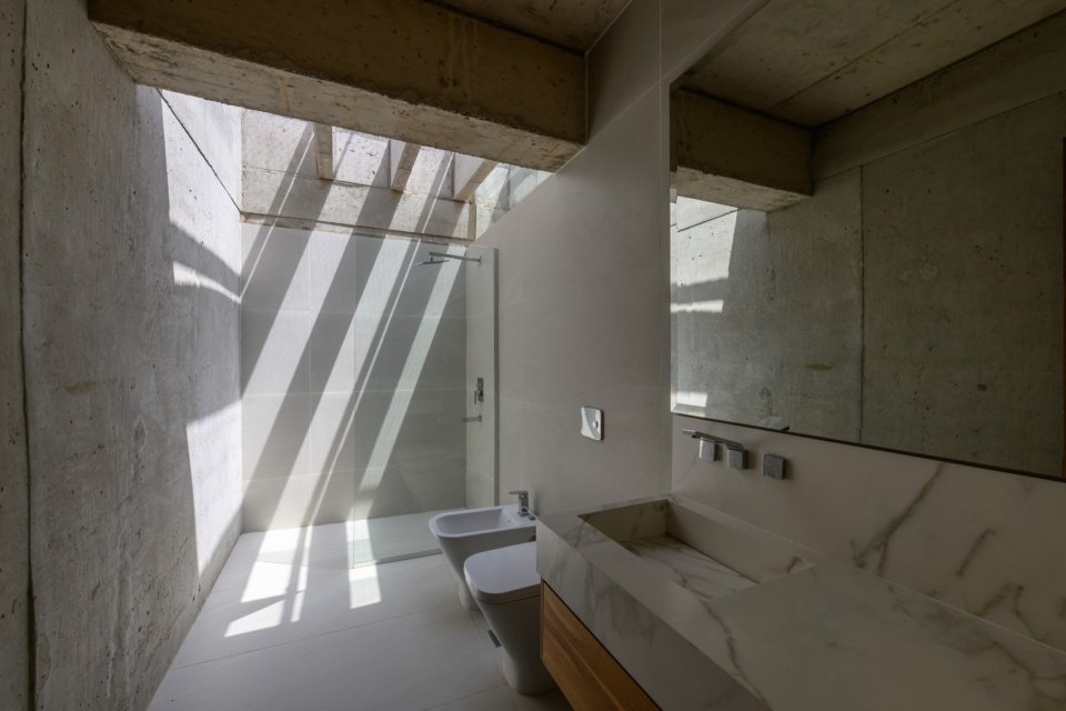 nnCLP HOUSE by nnarquitectos