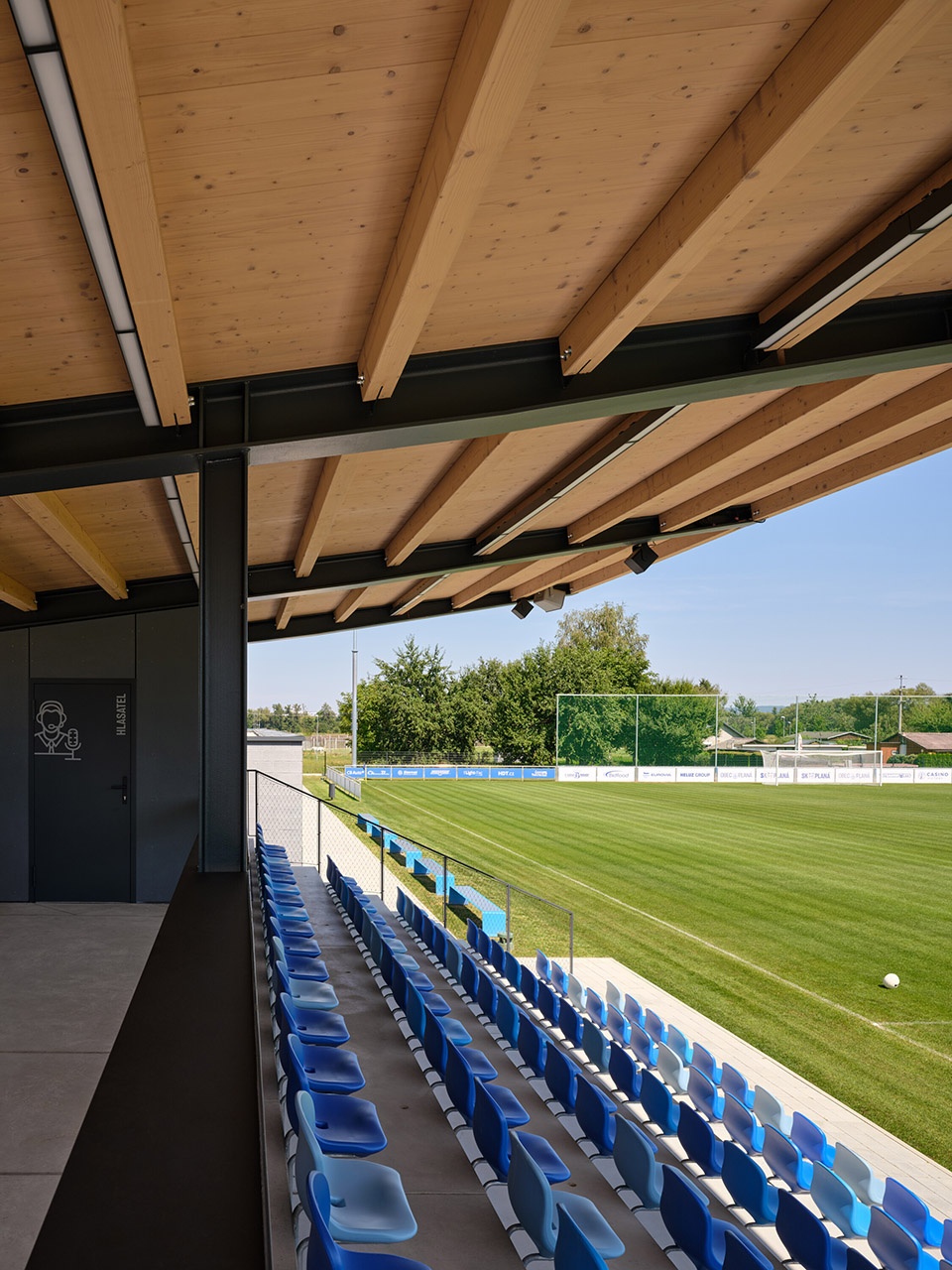 sk plana sports complex by proam architekti