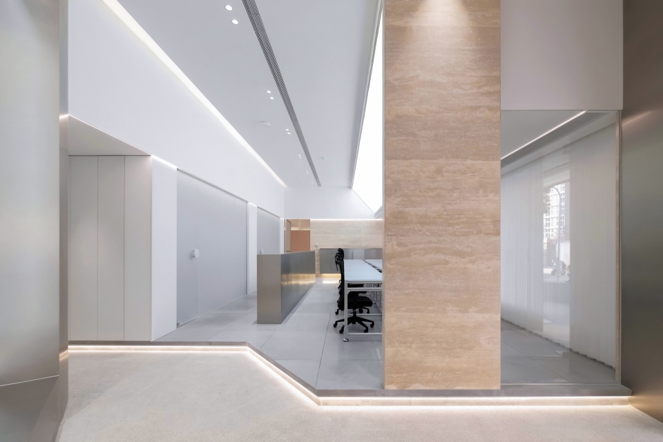 101FF Office Space by OneMoodDESIGN