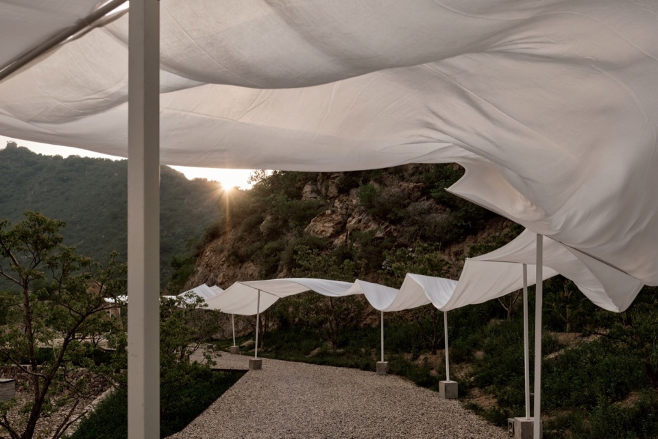Outdoor Exhibition Installation Of The JIANGS in Jinshanling