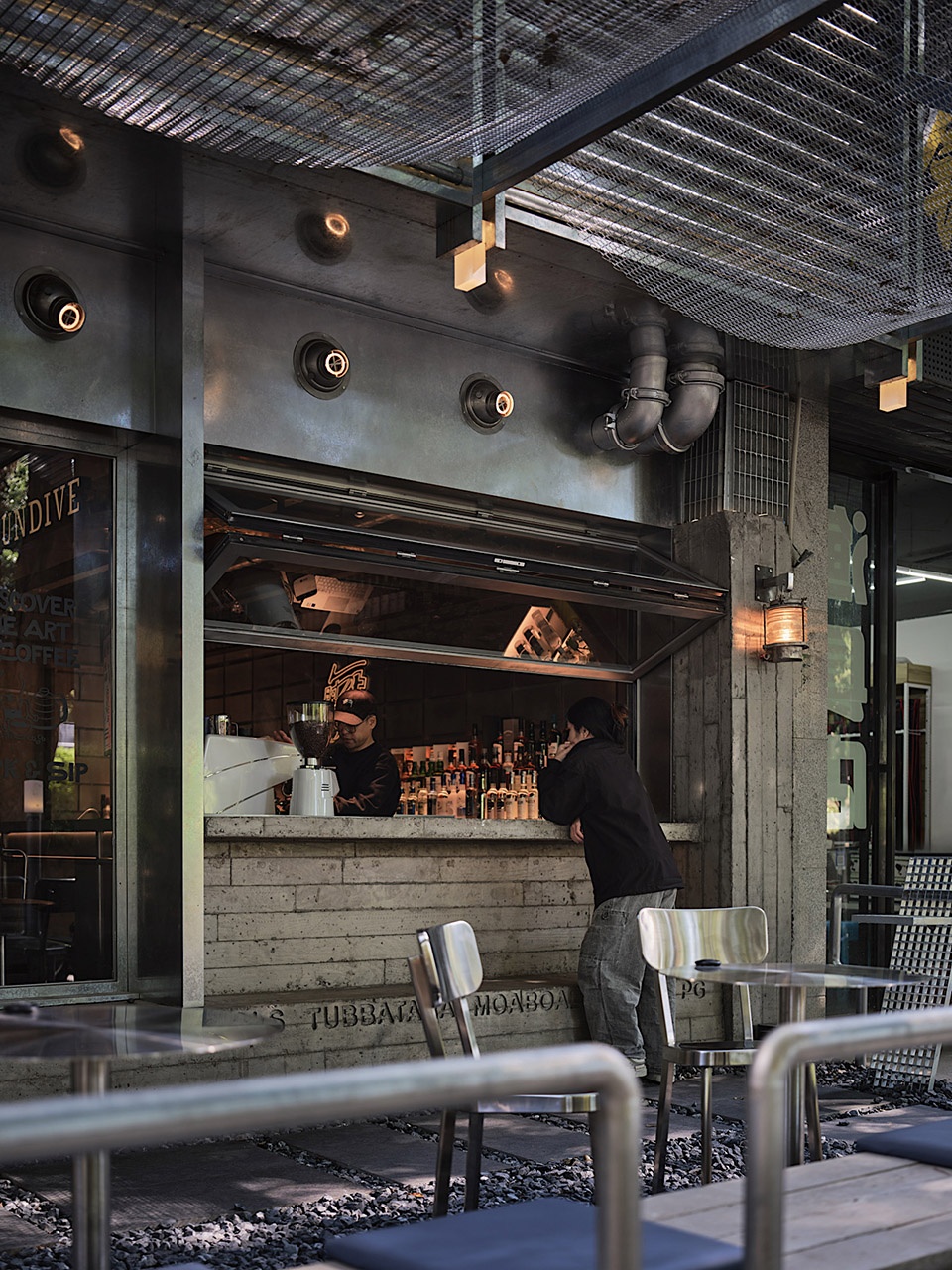 no limit cafe bar by balance space design