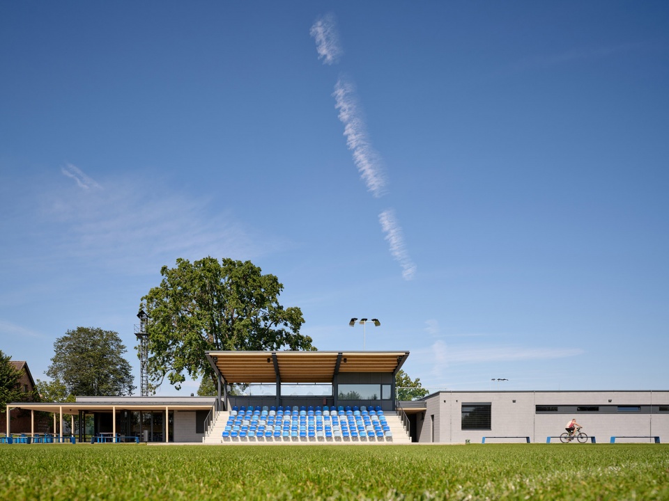 sk plana sports complex by proam architekti