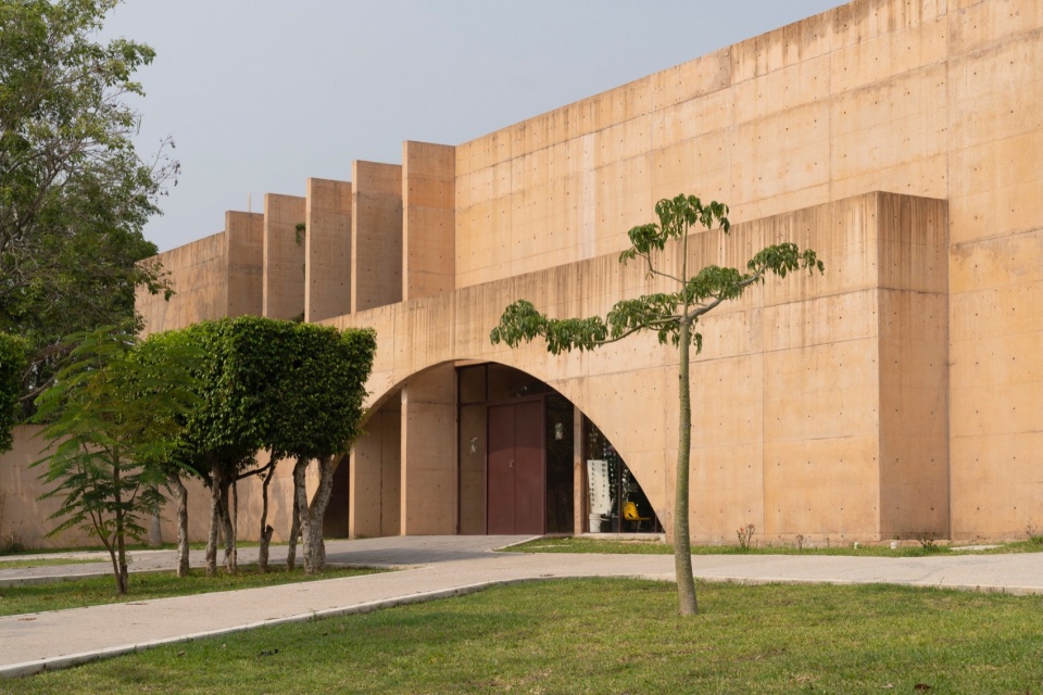 Complex El Campestre Recreational Park Community Development Center by CCA Bernardo Quinzaños