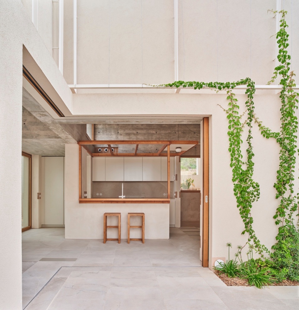 House In Puntiro by RIPOLLTIZON Estudio de arquitectura