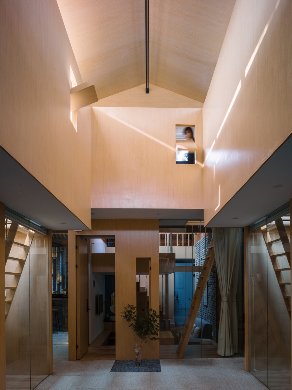 Tiled roof courtyard by Beijing Jimei Survey and Design Co Ltd
