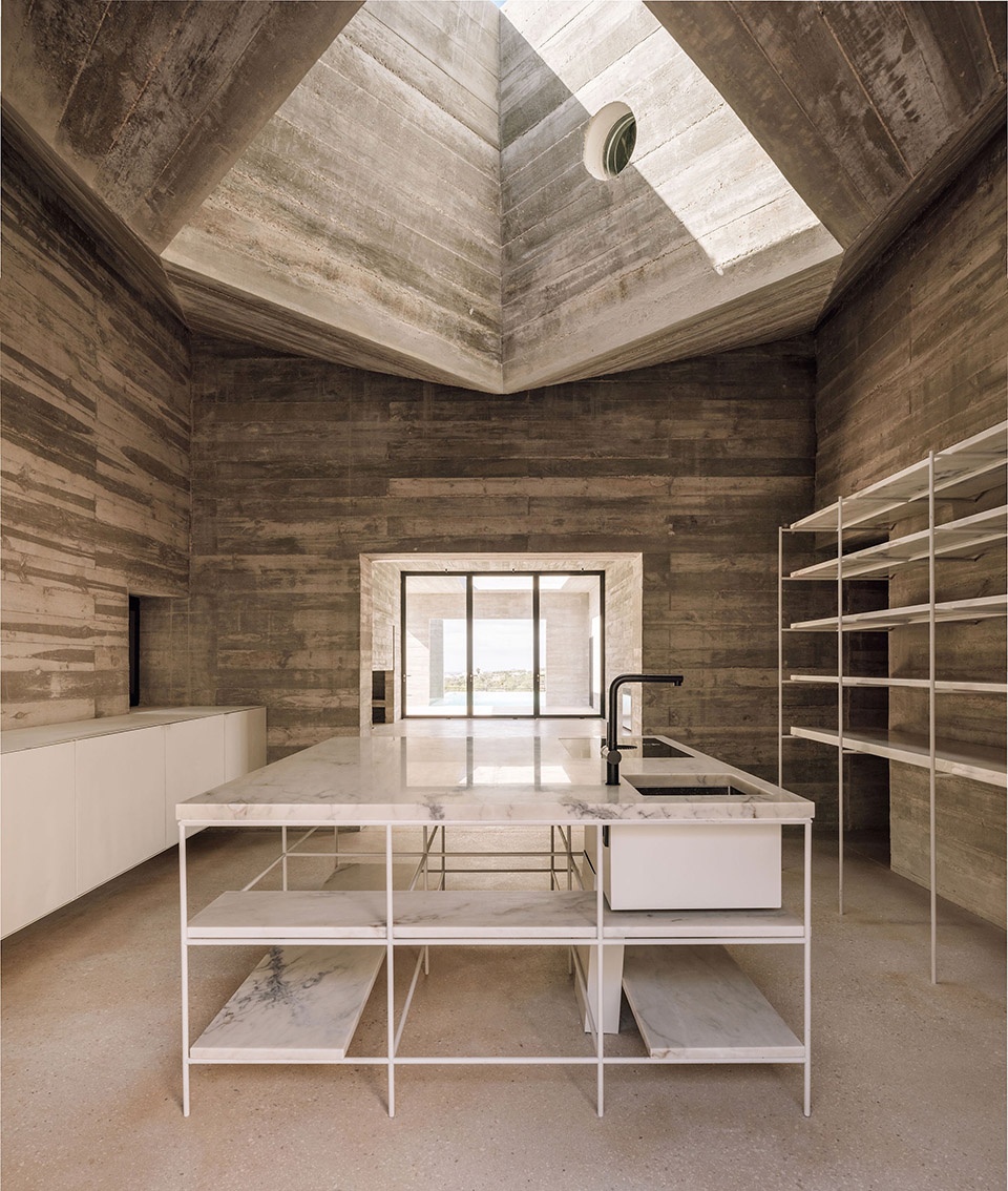 frame house by pedro domingos arquitectos