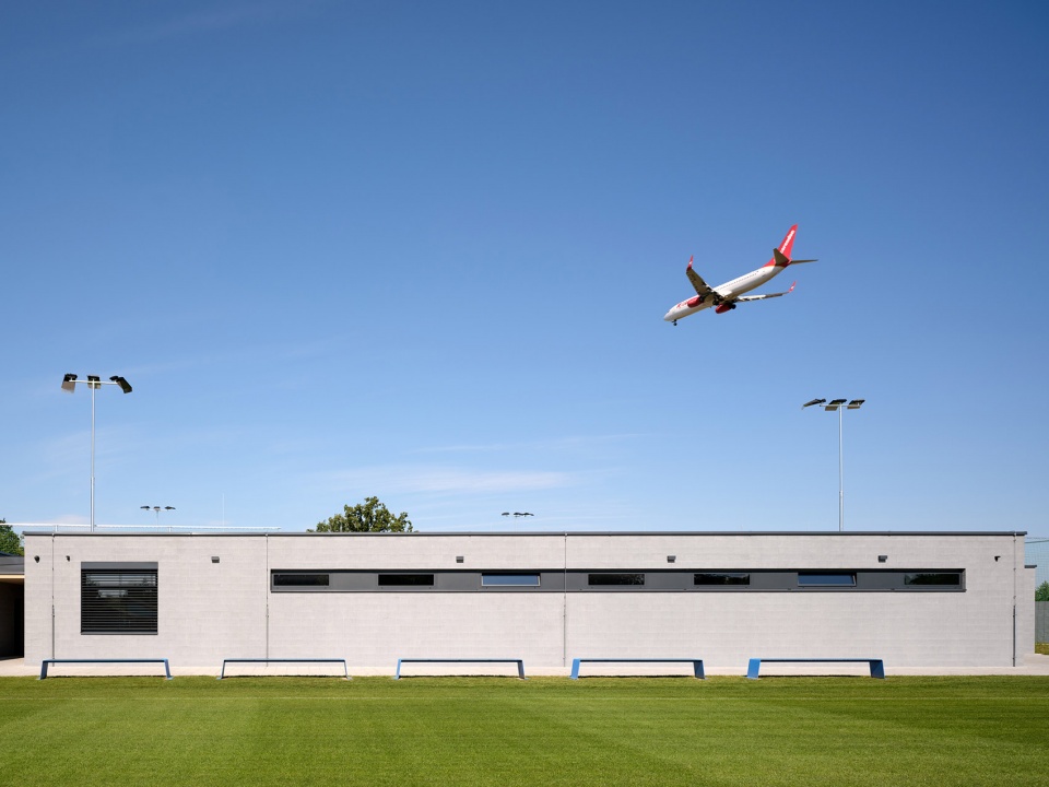 sk plana sports complex by proam architekti