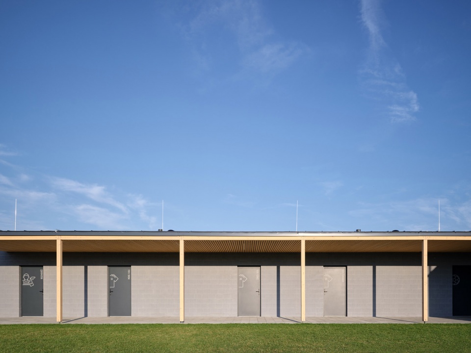 sk plana sports complex by proam architekti