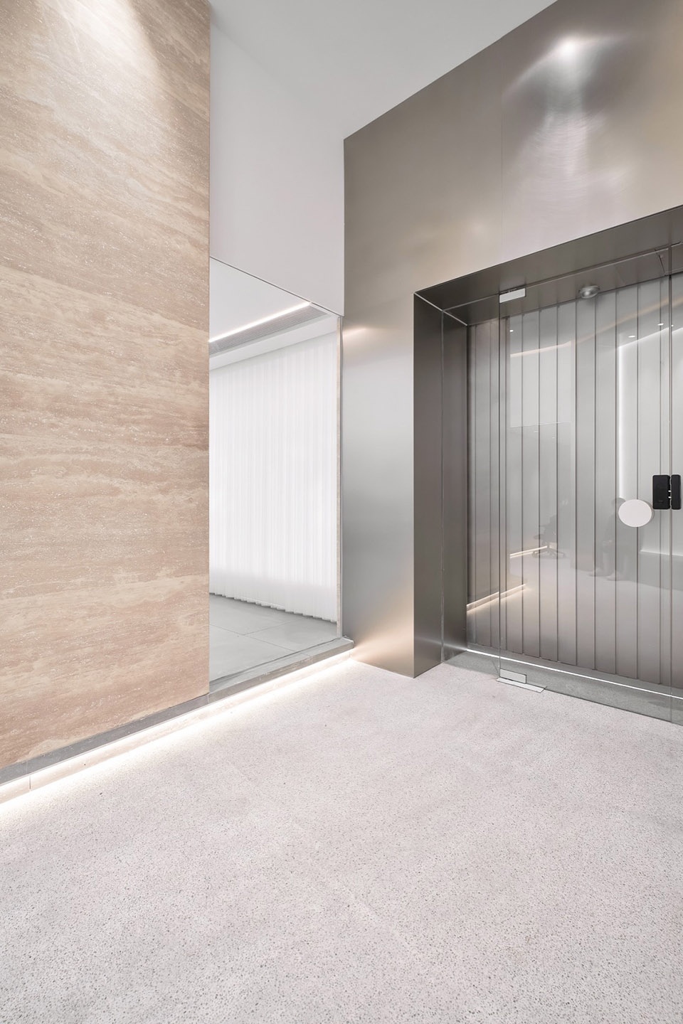 101FF Office Space by OneMoodDESIGN