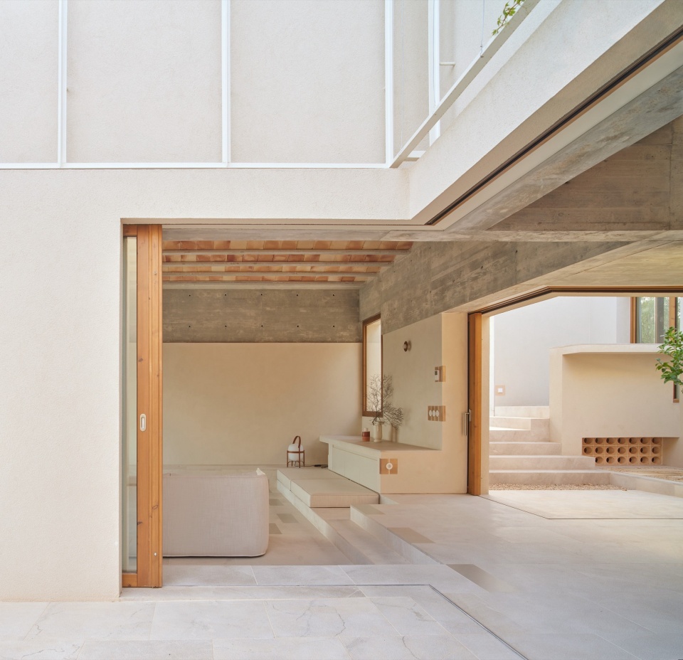 House In Puntiro by RIPOLLTIZON Estudio de arquitectura