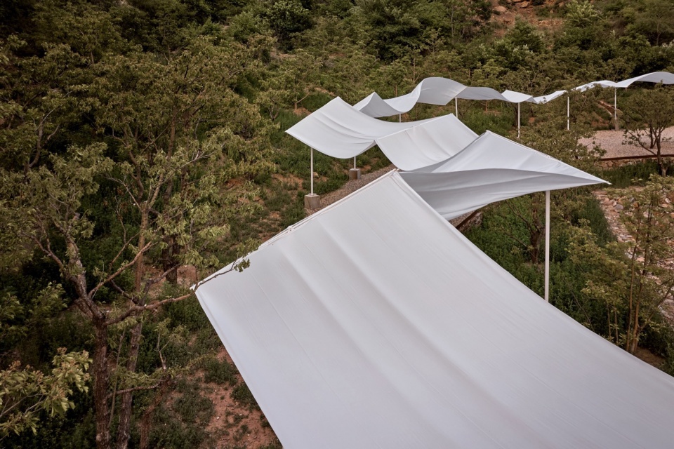 Outdoor Exhibition Installation Of The JIANGS in Jinshanling