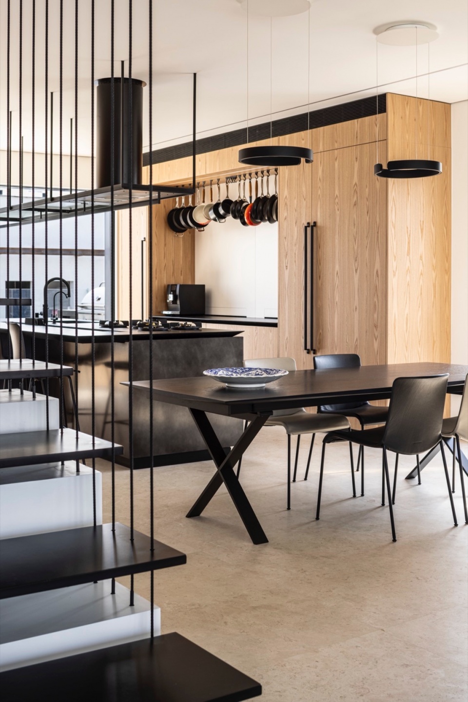 RR 4 Stories Apartment by Architect Raz Melamed
