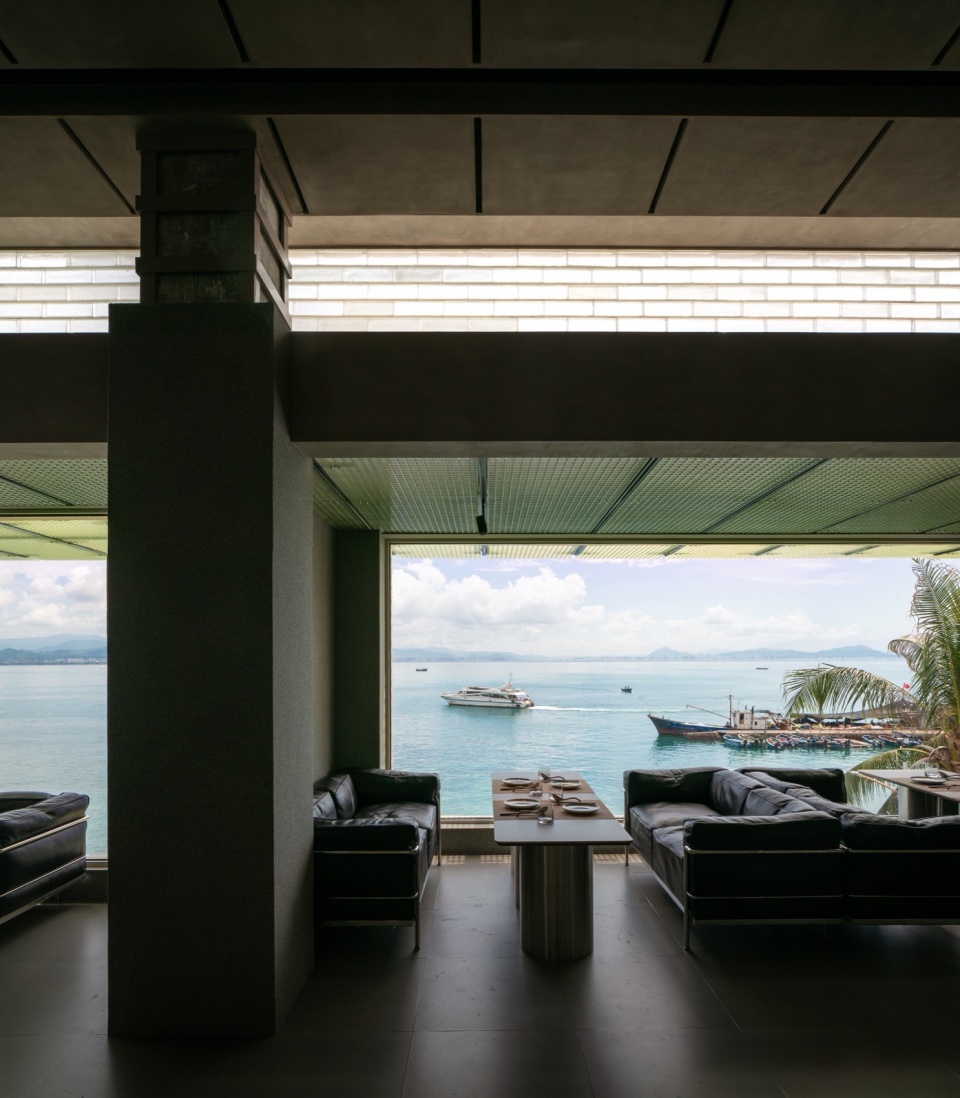 Renovation of self built house in West Island Sanya by Re Architecture Design studio