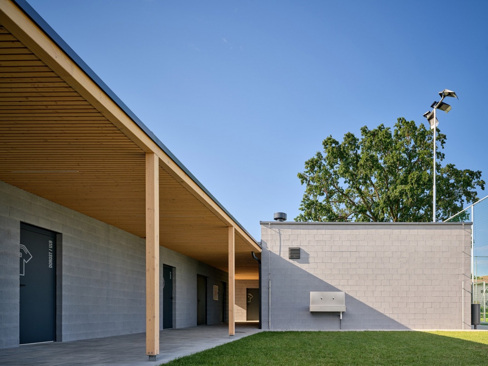 sk plana sports complex by proam architekti