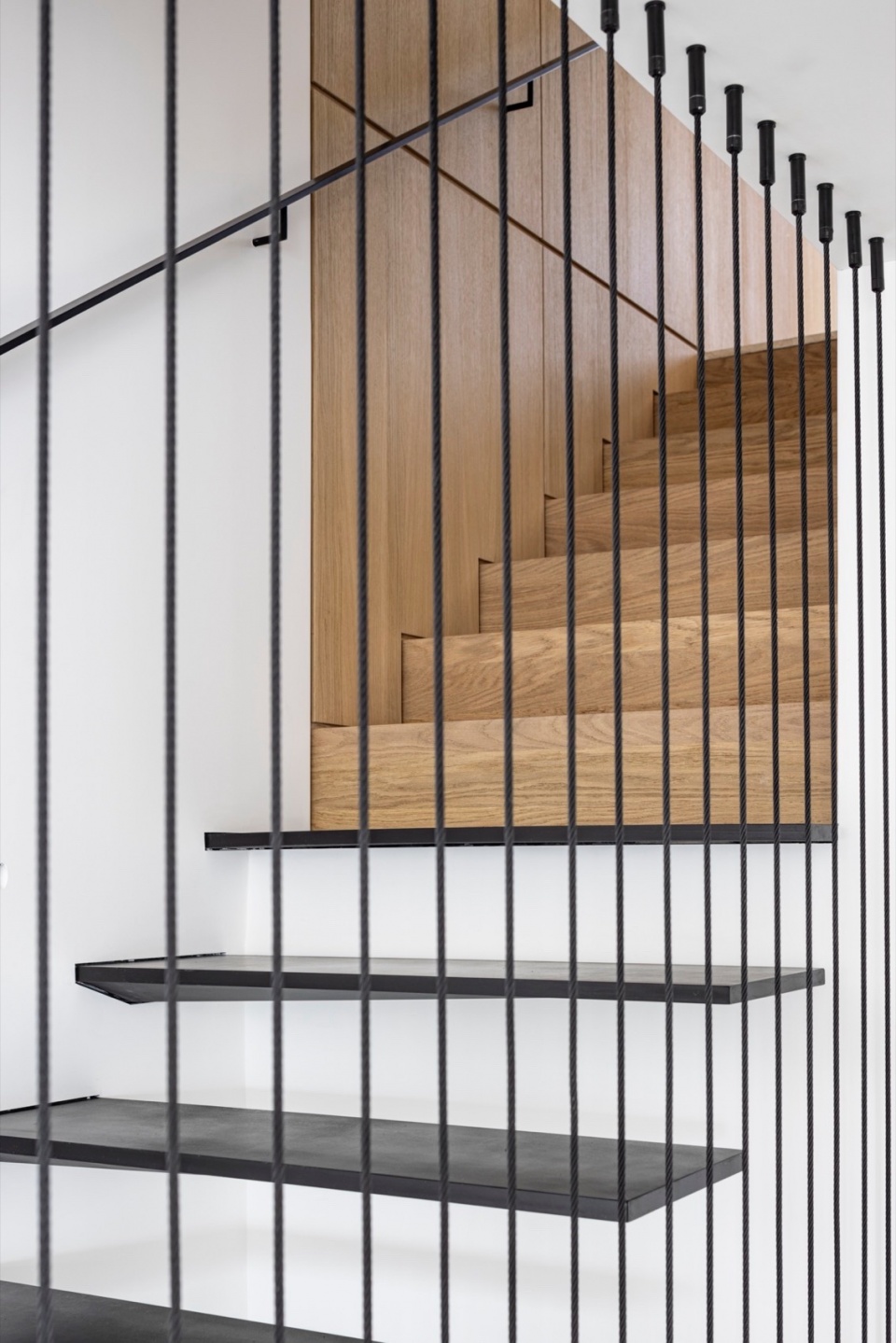 RR 4 Stories Apartment by Architect Raz Melamed