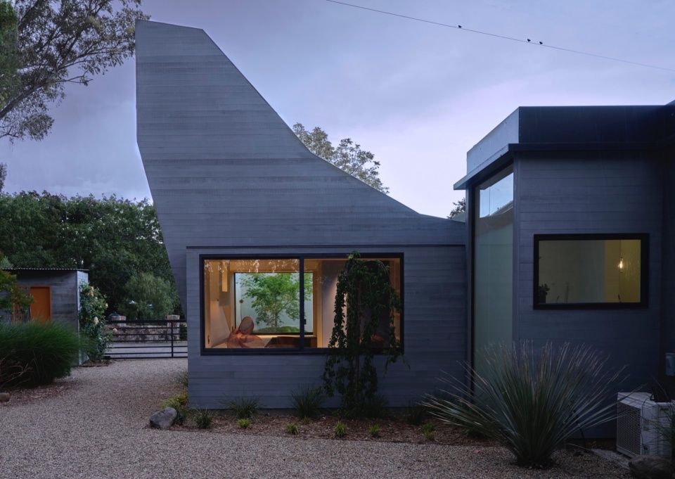 A Mourning Dovecote by Schwartz and Architecture jfh