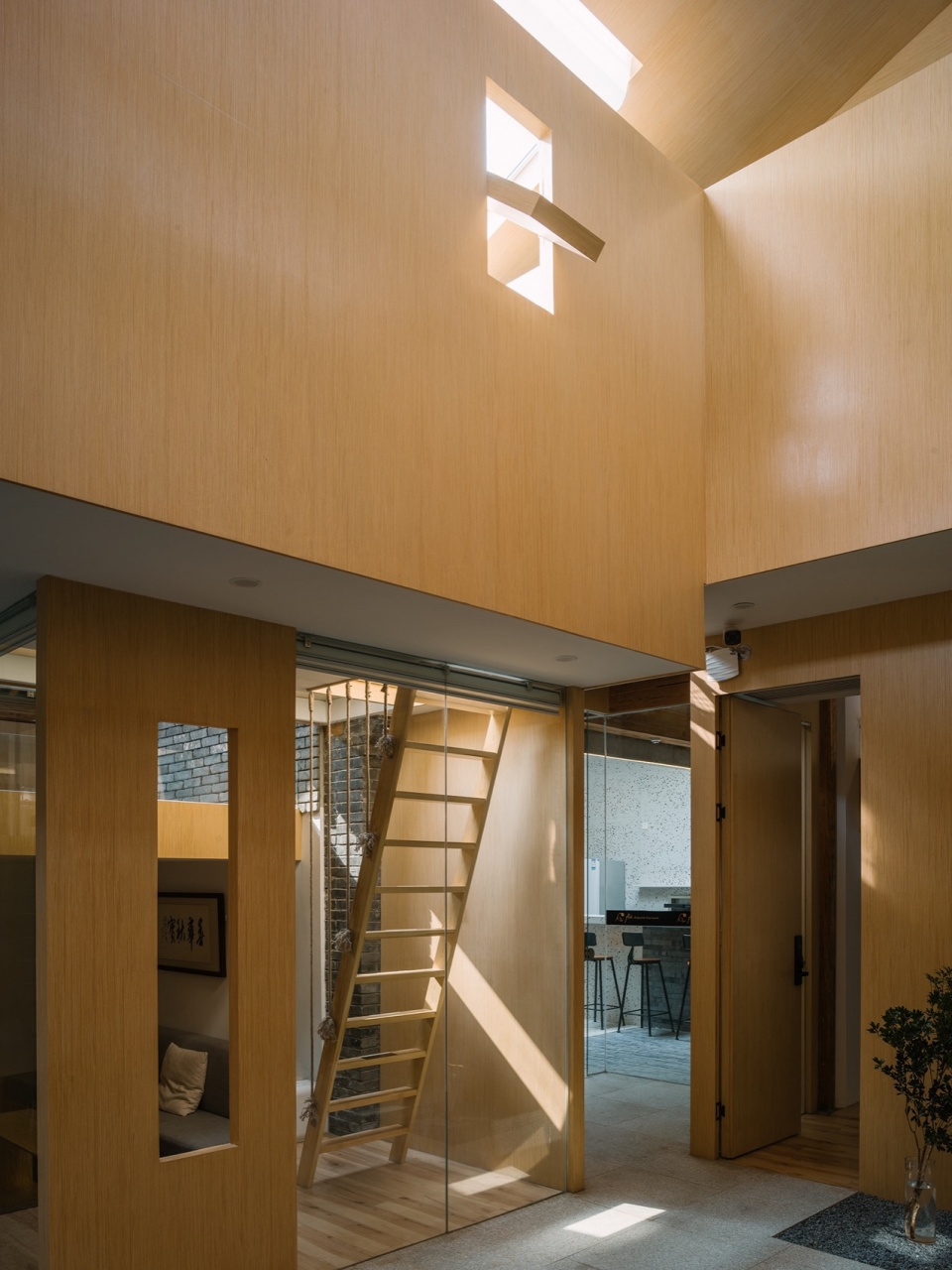 Tiled roof courtyard by Beijing Jimei Survey and Design Co Ltd