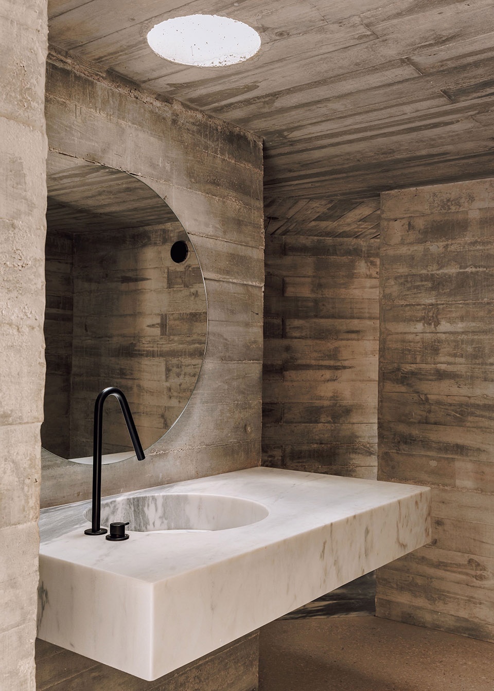 frame house by pedro domingos arquitectos
